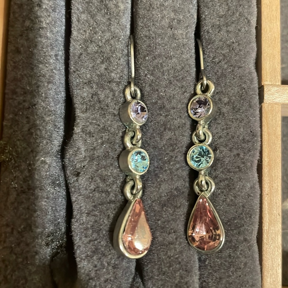 Vintage 90’s Austrian crystal earrings.  Solid setting, silver metal.